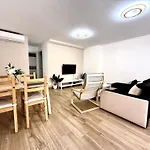 Baj - En Playa Bajondillo, Appartement *