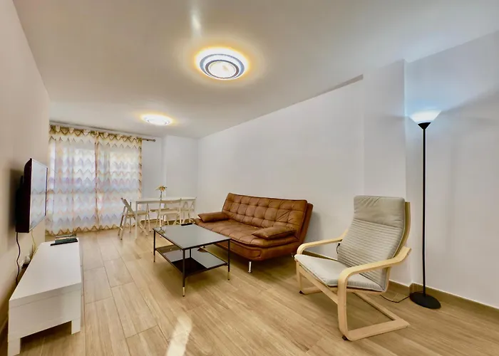 Baj - En Playa Bajondillo, *