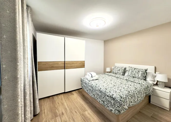 Baj - En Playa Bajondillo, *