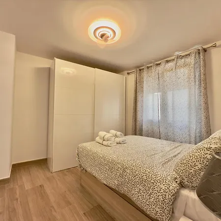 Baj - Renovated Apartments On Bajondillo Seafront - Quiet Pedestrian Street, Ac Appartement *