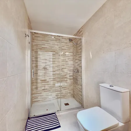 En Playa Bajondillo, Apartamento