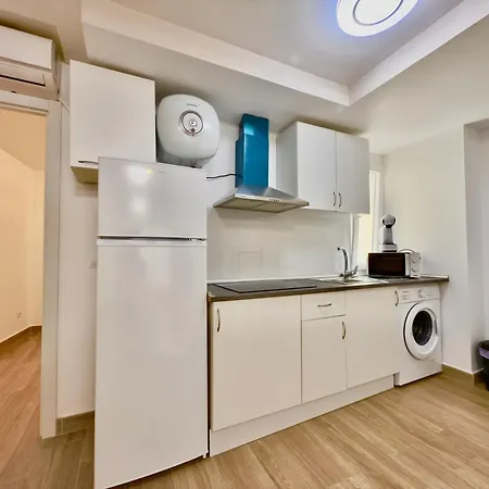Baj - Renovated Apartments On Bajondillo Seafront - Quiet Pedestrian Street, Ac Appartement *