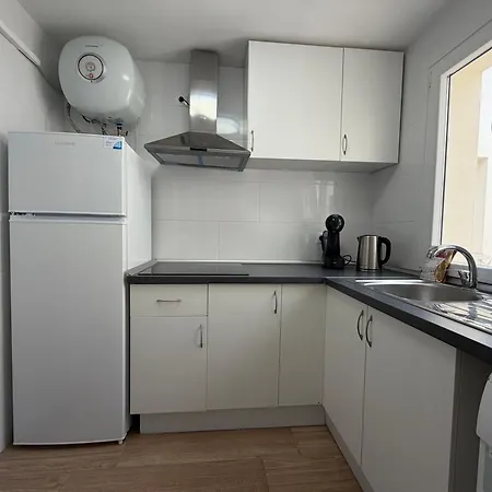 Baj - Renovated Apartments On Bajondillo Seafront - Quiet Pedestrian Street, Ac Appartement *