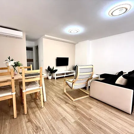 Baj - Renovated Apartments On Bajondillo Seafront - Quiet Pedestrian Street, Ac Appartement *
