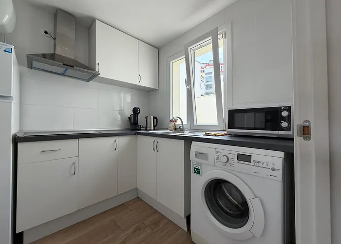 Baj - En Playa Bajondillo, Apartamento