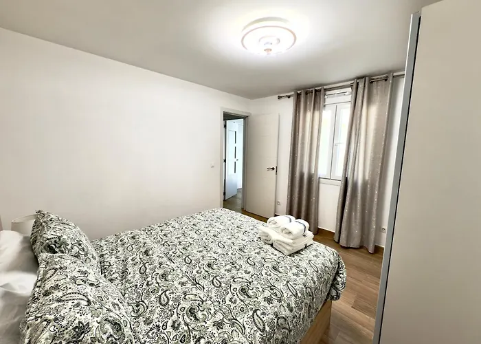 Baj - En Playa Bajondillo, Apartamento *