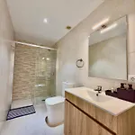 Baj - En Playa Bajondillo, 托雷莫利诺斯