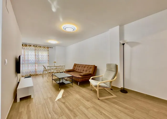 Baj - En Playa Bajondillo, Apartamento