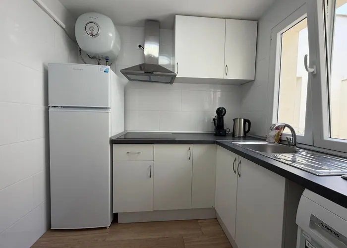 Baj - En Playa Bajondillo, Apartamento *